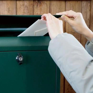 鍵付きポスト (グリーン)　メールボックス　郵便受け