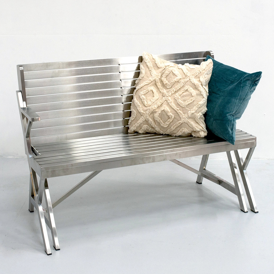 ステンレステーブルベンチ