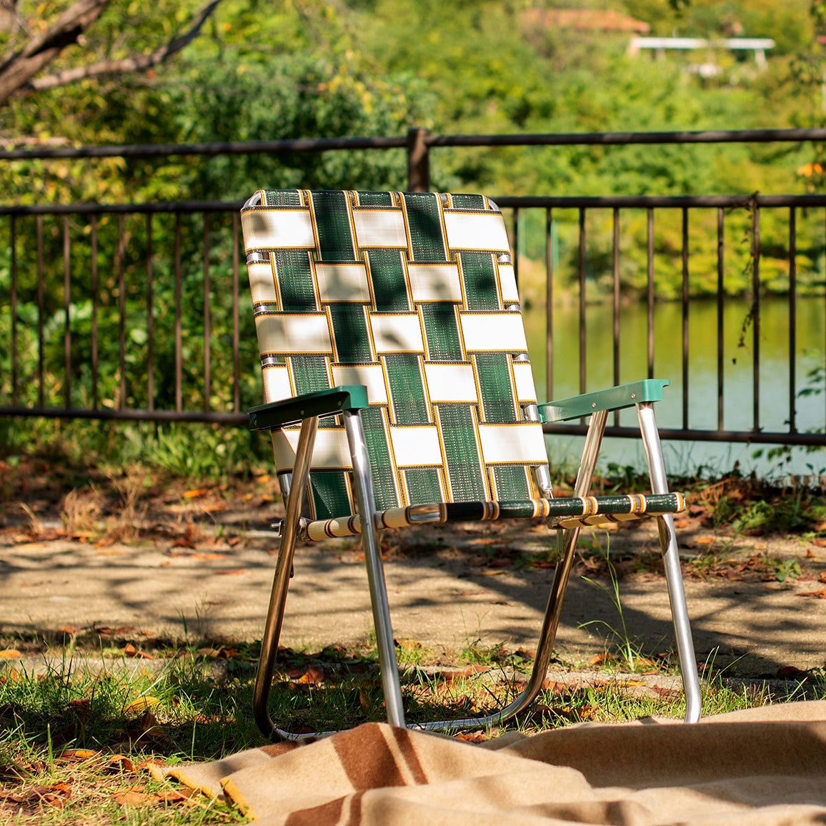 LAWN CHAIR CLASSIC (Charleston)