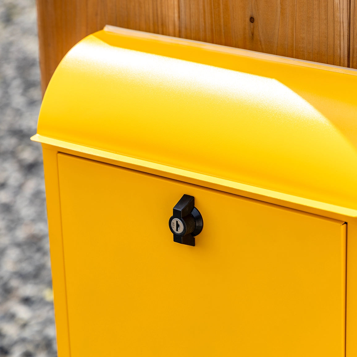 鍵付きポスト (イエロー)　メールボックス　郵便受け