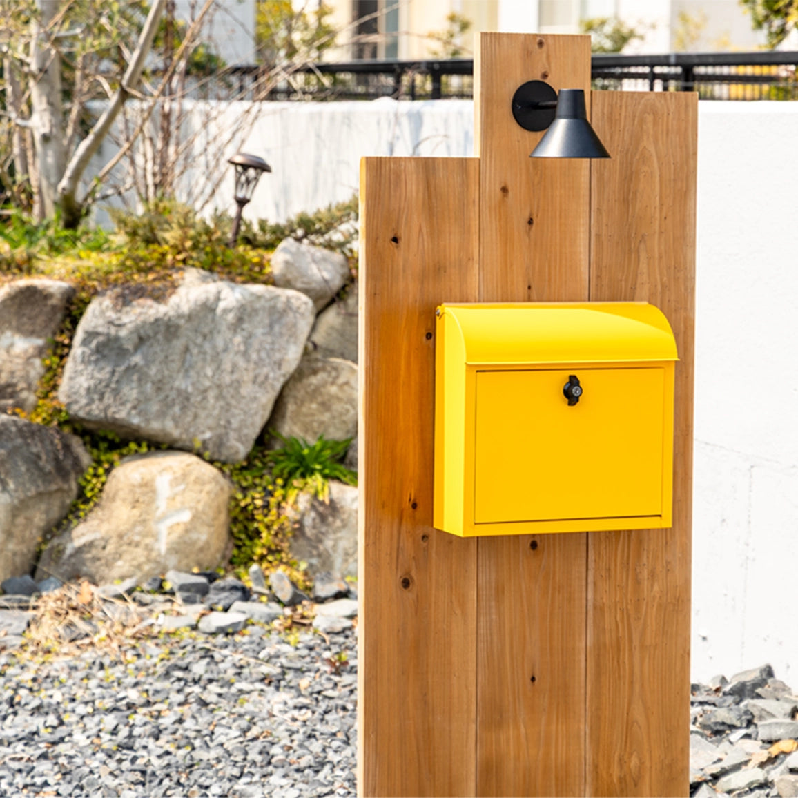 鍵付きポスト (イエロー)　メールボックス　郵便受け