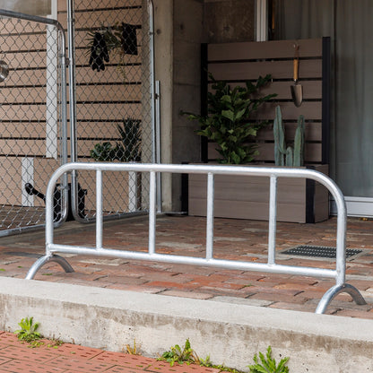 ガードフェンス　ガレージ　バリケード　フェンス